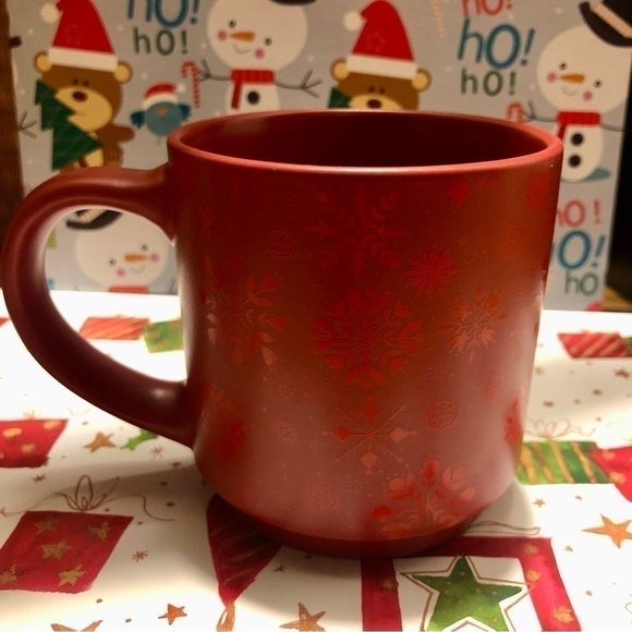 Tim horton’s red snowflake mug 2021 - Picture 4 of 5